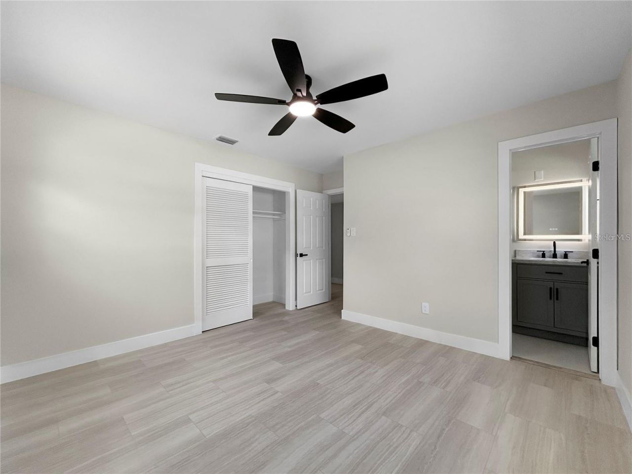 413 Country Club Drive, Oldsmar, FL 34677 Photo