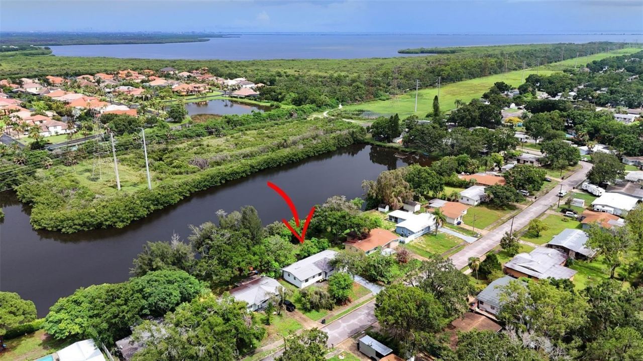 413 Country Club Drive, Oldsmar, FL 34677 Photo