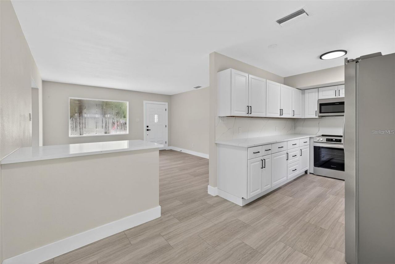 413 Country Club Drive, Oldsmar, FL 34677 Photo