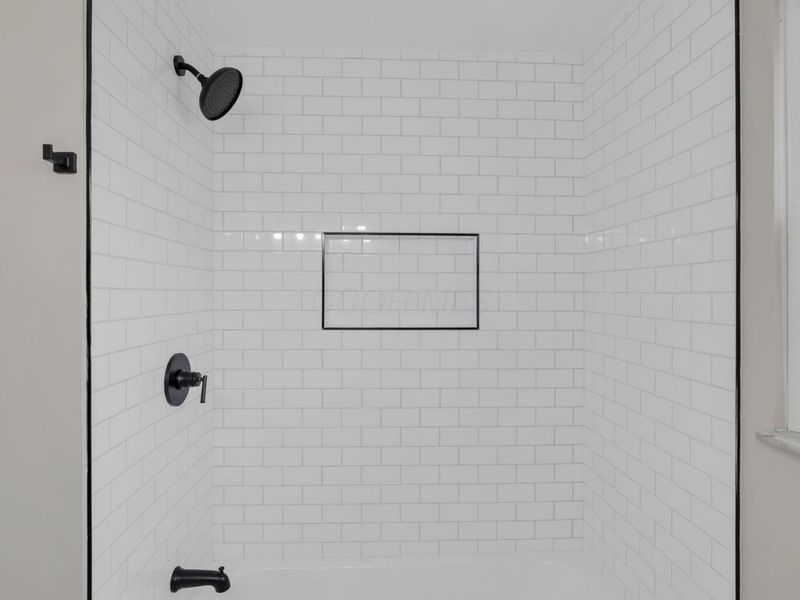 389 Deerfield Road, Columbus, OH 43228 Photo 13