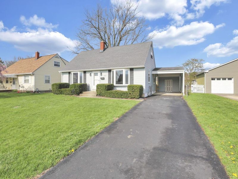 389 Deerfield Road, Columbus, OH 43228 Photo 2