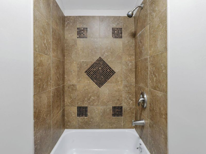 389 Deerfield Road, Columbus, OH 43228 Photo 21