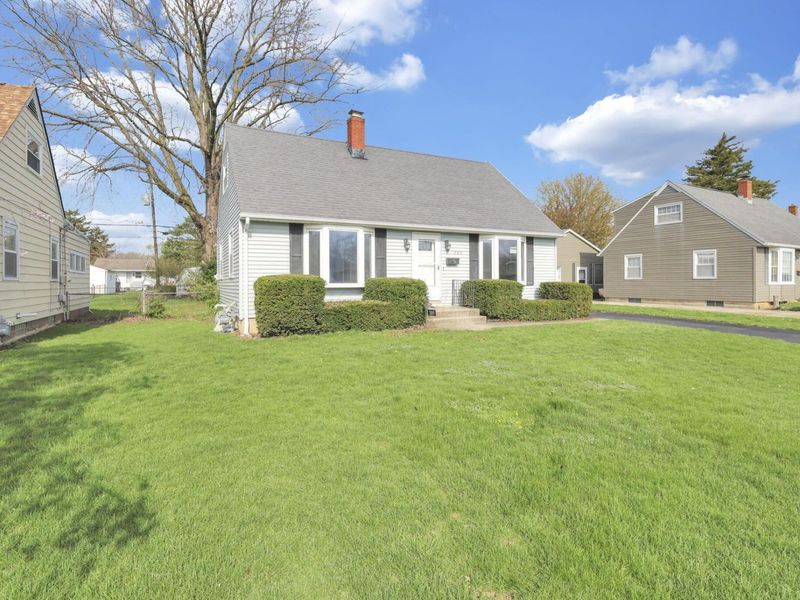 389 Deerfield Road, Columbus, OH 43228 Photo 3