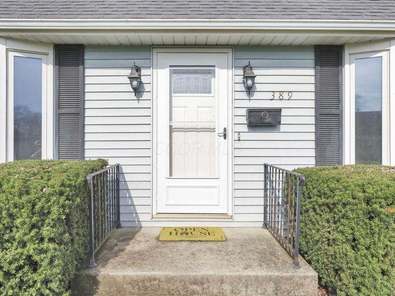 389 Deerfield Road, Columbus, OH 43228 Photo 4