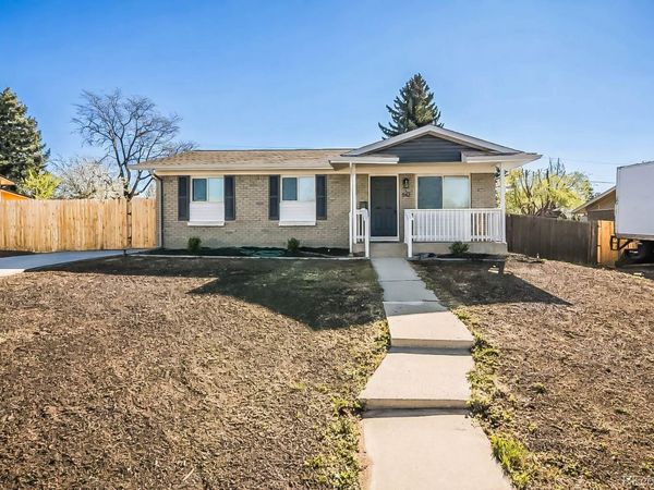 842 S Worchester Street , Aurora, CO 80012