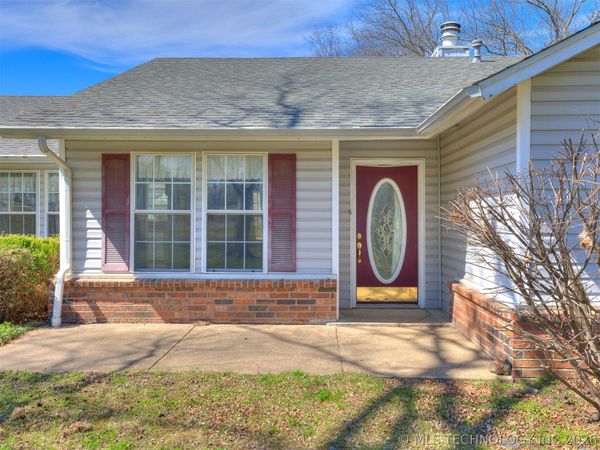 9945 E Northglen Street , Claremore, OK 74017