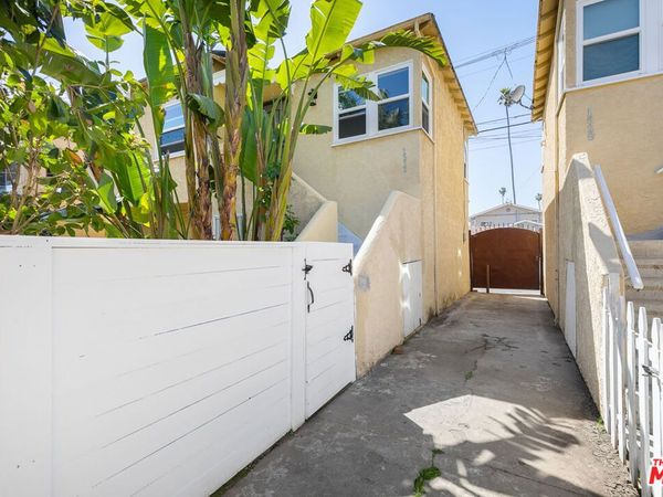 1533 Meadowbrook Avenue, Los Angeles, CA 90019