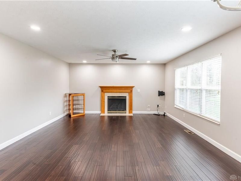 91 Hillcrest Drive, Clearcreek Township, OH 45066 Photo 4