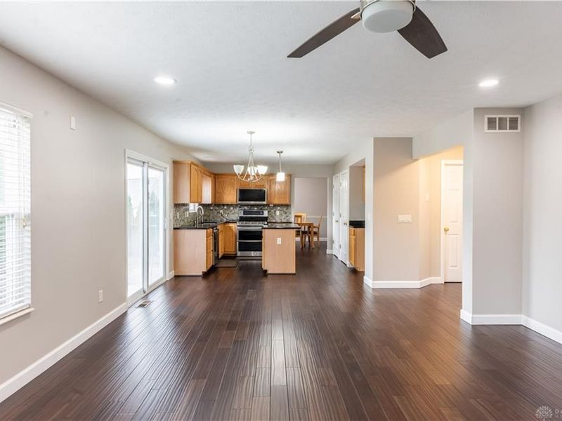 91 Hillcrest Drive, Clearcreek Township, OH 45066 Photo 6