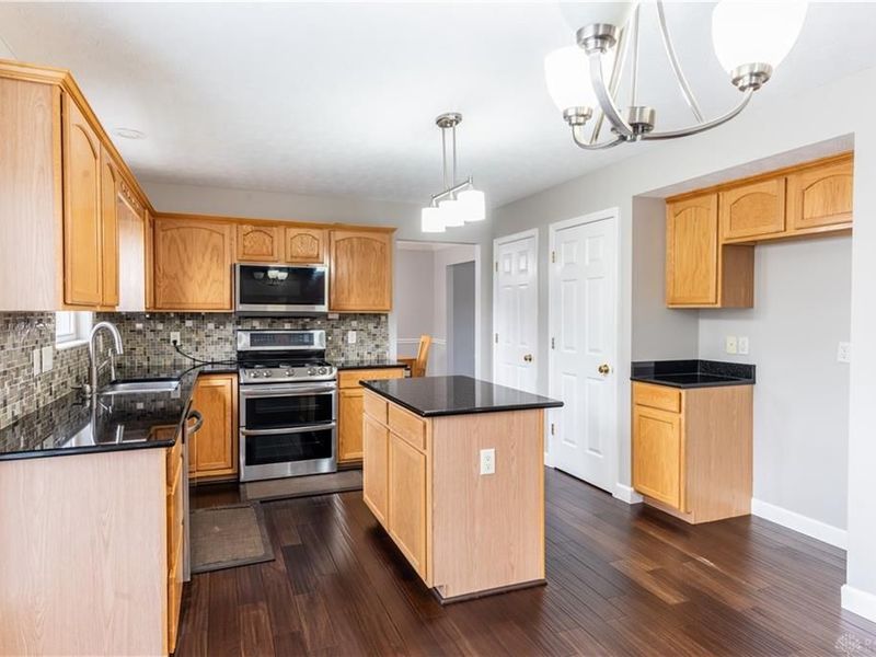 91 Hillcrest Drive, Clearcreek Township, OH 45066 Photo 9