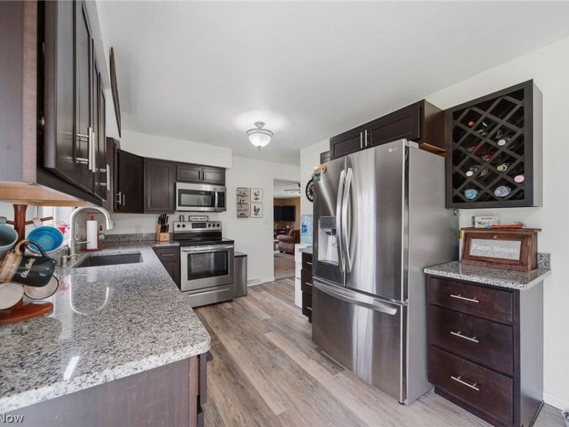 9934 State Route 700, Mantua, OH 44255 Photo 8