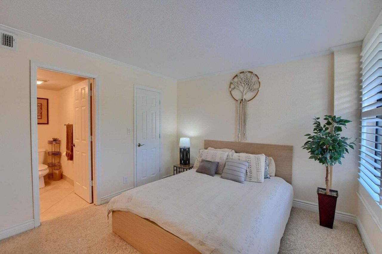 3 Royal Palm Way, Unit 102, Boca Raton, FL 33432 Photo