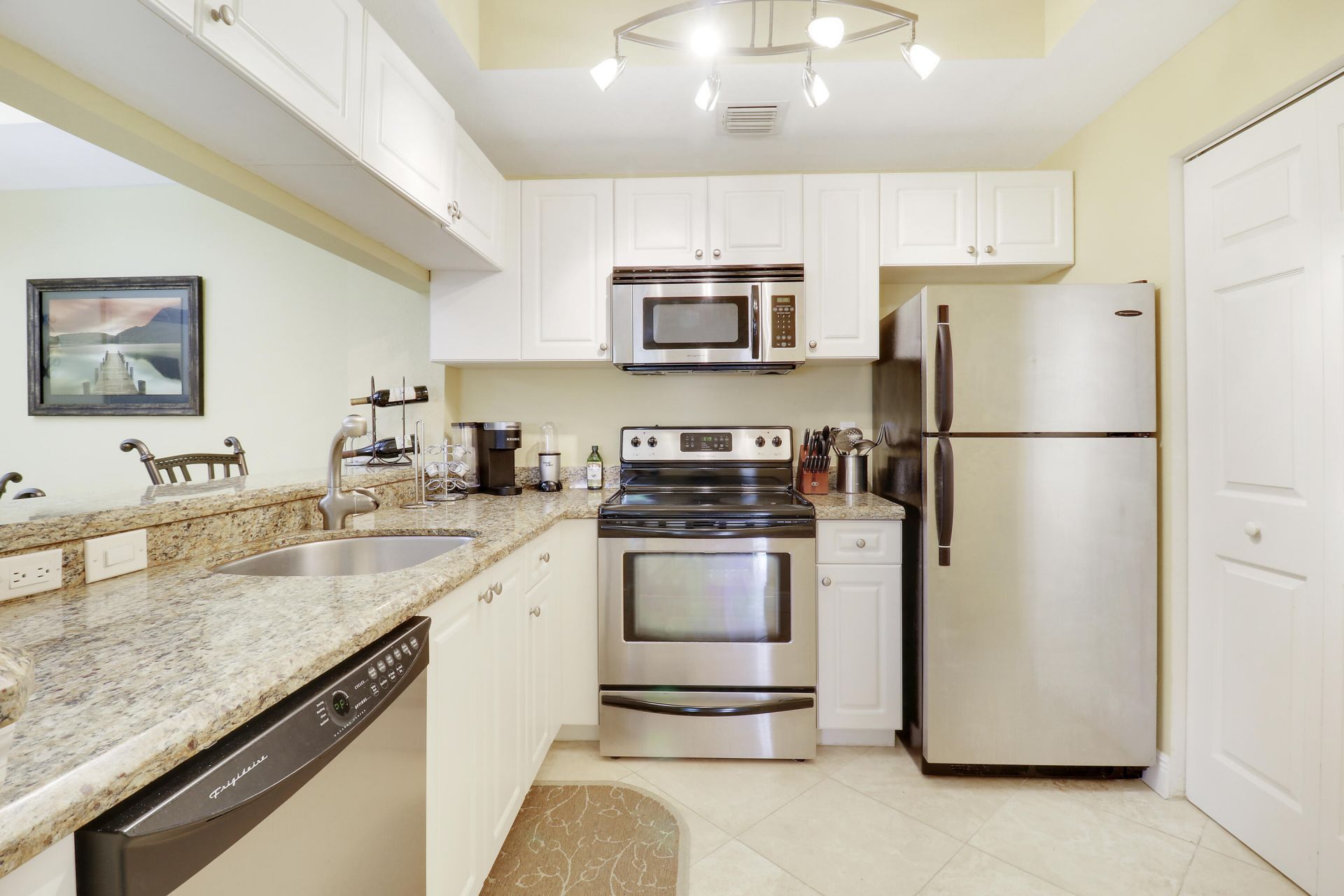 2802 Sarento Place, Unit 204, Palm Beach Gardens, FL 33410 Photo