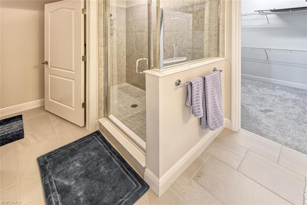 6954 Avalon Cir, Unit 707, Naples, FL 34112 Photo