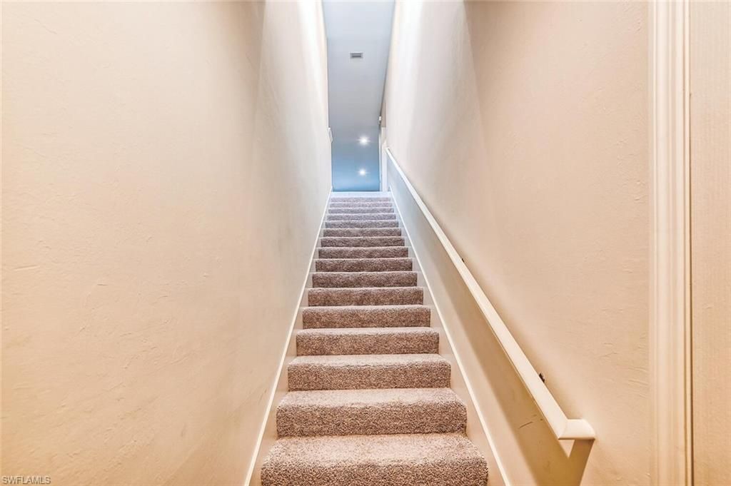 6954 Avalon Cir, Unit 707, Naples, FL 34112 Photo
