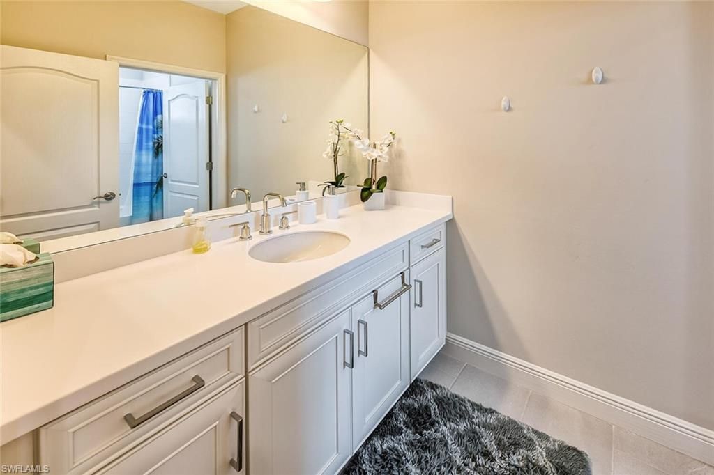 6954 Avalon Cir, Unit 707, Naples, FL 34112 Photo