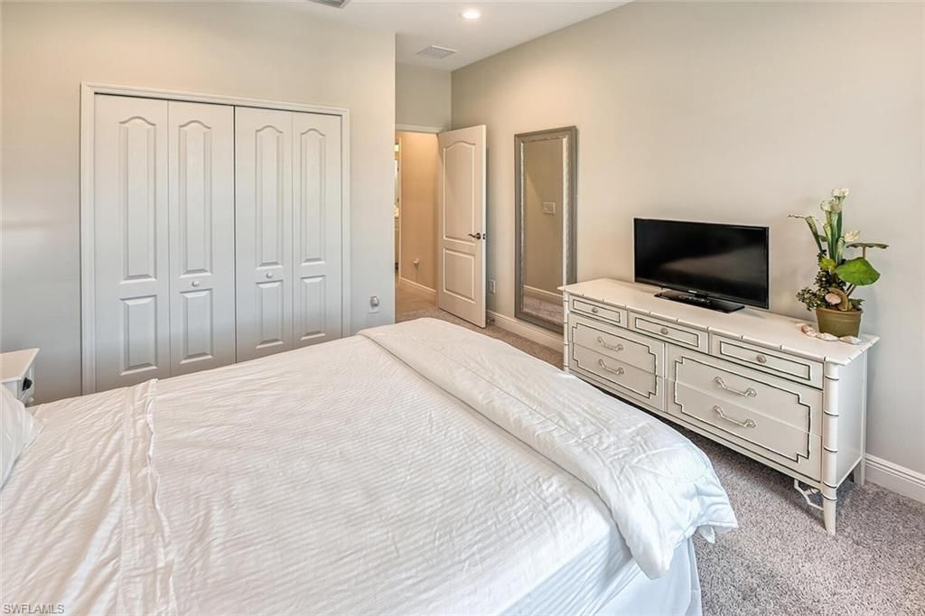 6954 Avalon Cir, Unit 707, Naples, FL 34112 Photo