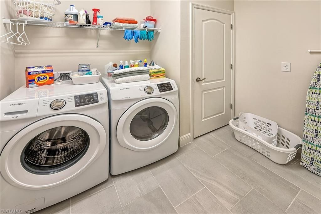 6954 Avalon Cir, Unit 707, Naples, FL 34112 Photo