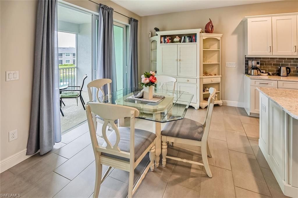 6954 Avalon Cir, Unit 707, Naples, FL 34112 Photo