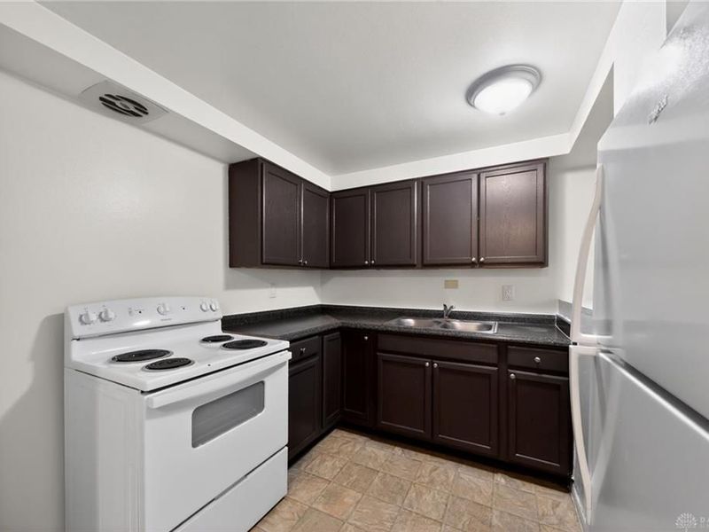 6119 Corsica Drive, Huber Heights, OH 45424 Photo 13