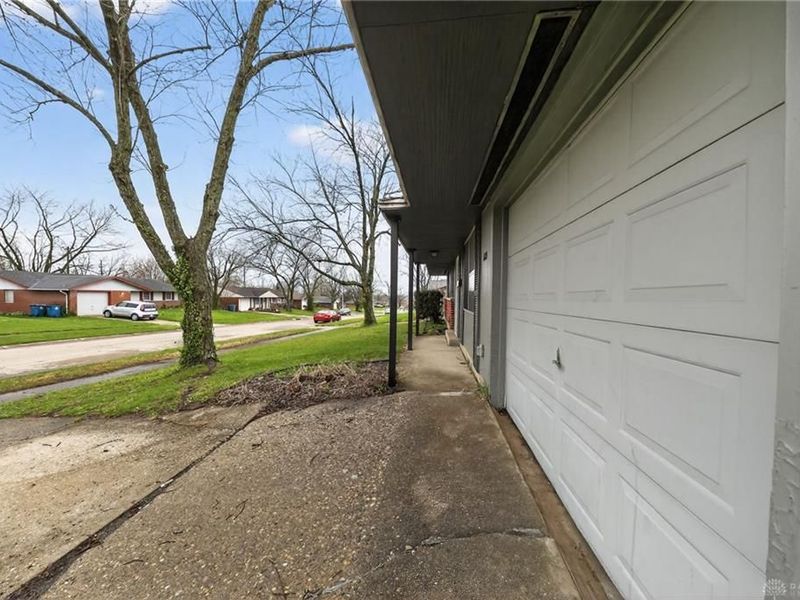 6119 Corsica Drive, Huber Heights, OH 45424 Photo 5