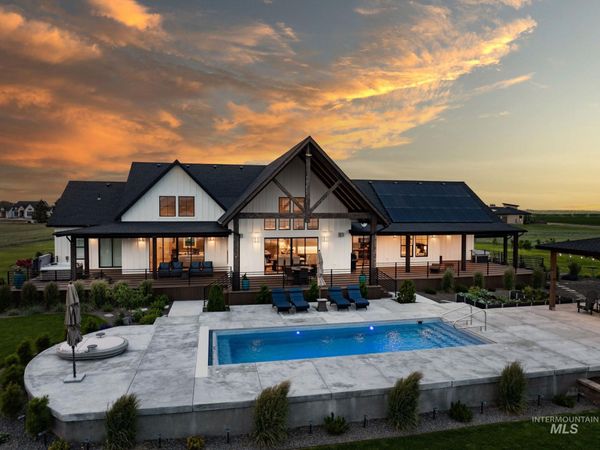 281 Lakeshore Dr, American Falls, ID 83211