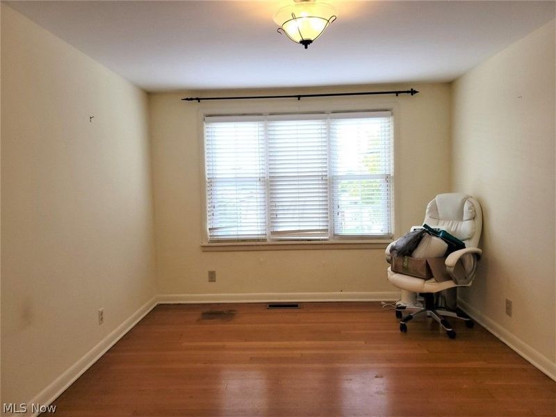 1751 Blaine Avenue, Cambridge, OH 43725 Photo 5