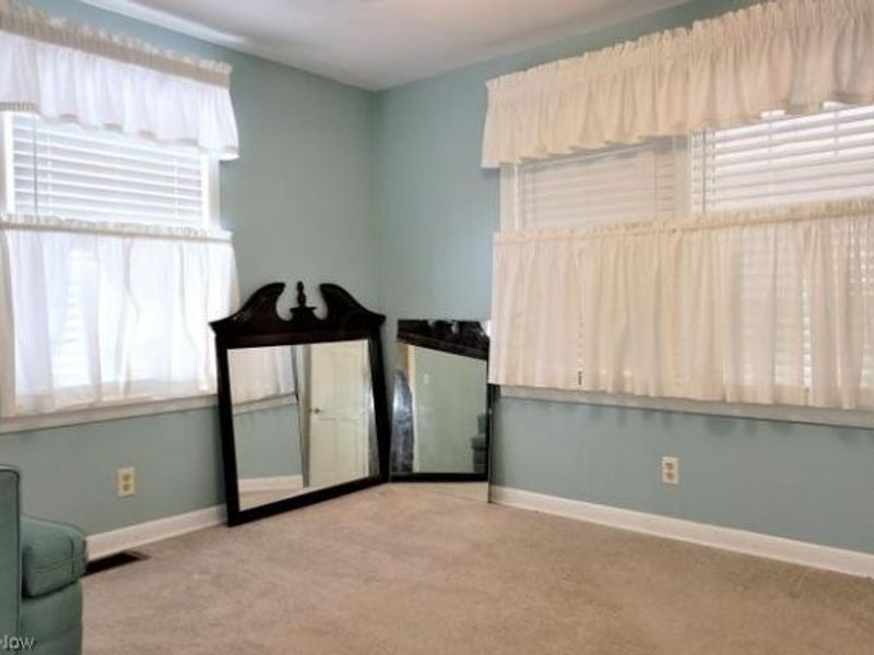 1751 Blaine Avenue, Cambridge, OH 43725 Photo 9