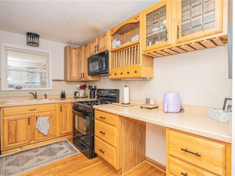 375 Sleepy Hollow Drive, Canfield, OH 44406 Photo 10