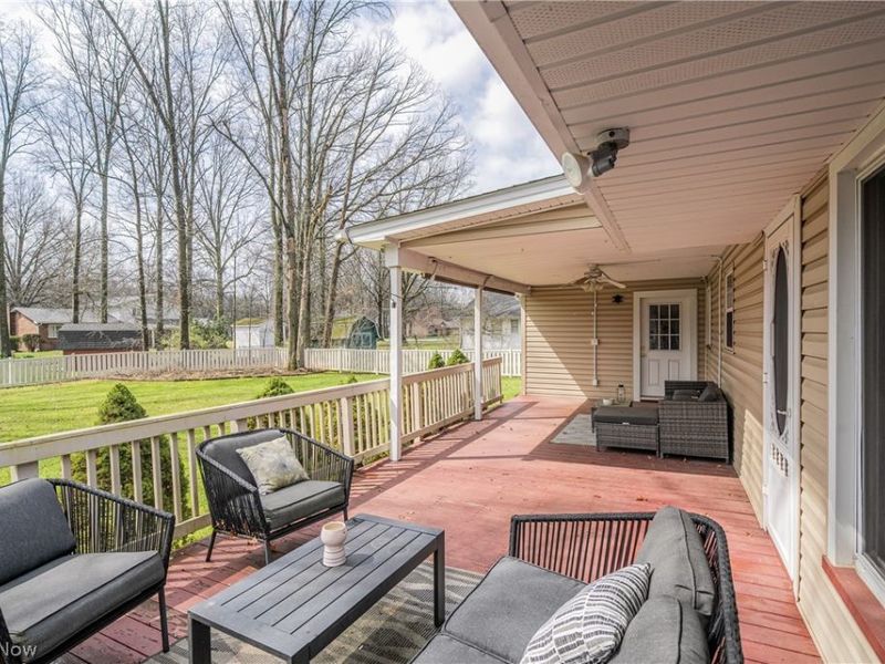 375 Sleepy Hollow Drive, Canfield, OH 44406 Photo 3