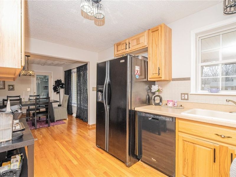 375 Sleepy Hollow Drive, Canfield, OH 44406 Photo 9