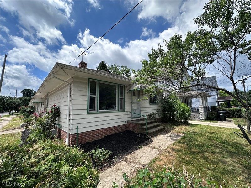 6210 Heisley Avenue, Cleveland, OH 44105 Photo 2