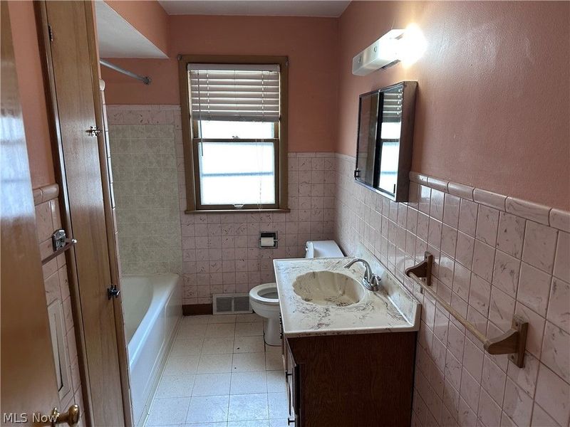 6210 Heisley Avenue, Cleveland, OH 44105 Photo 4