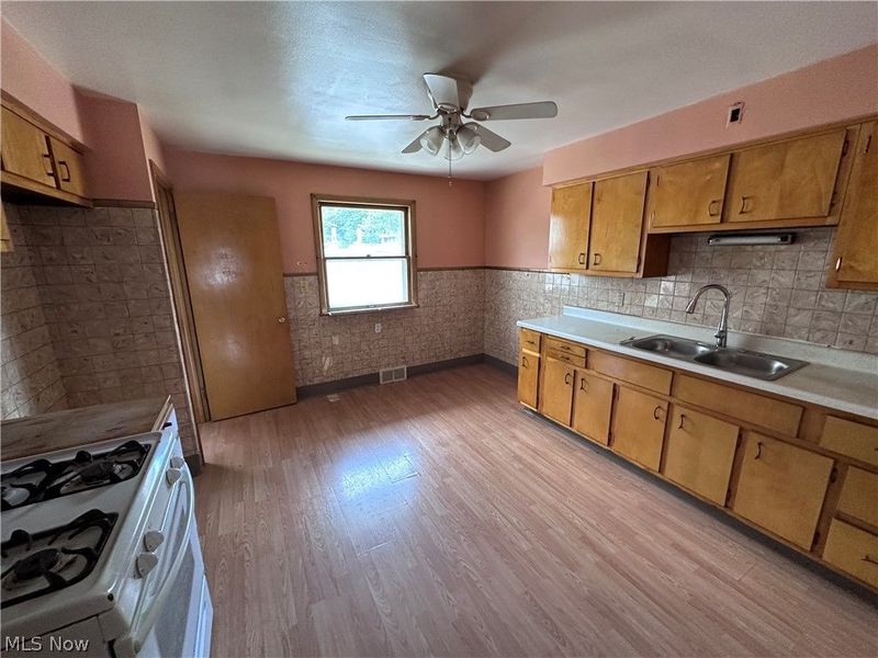 6210 Heisley Avenue, Cleveland, OH 44105 Photo 9