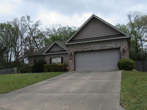 103 Crystalwood Court, Little Rock, AR 72210