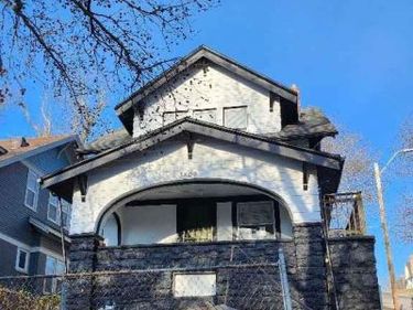 3800 Chestnut Avenue, Kansas City, MO 64128