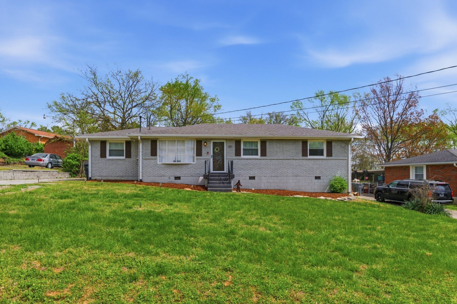 303 Bonnacroft Dr , Hermitage, TN 37076 Main Photo