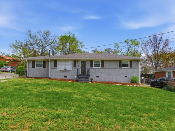 303 Bonnacroft Dr , Hermitage, TN 37076