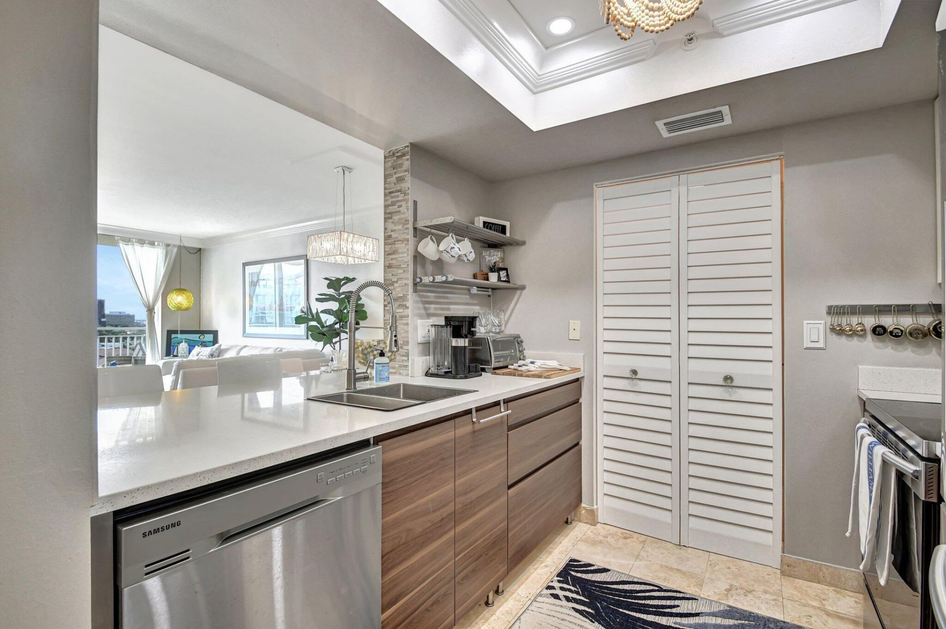 99 SE Mizner Boulevard, Unit 823, Boca Raton, FL 33432 Photo