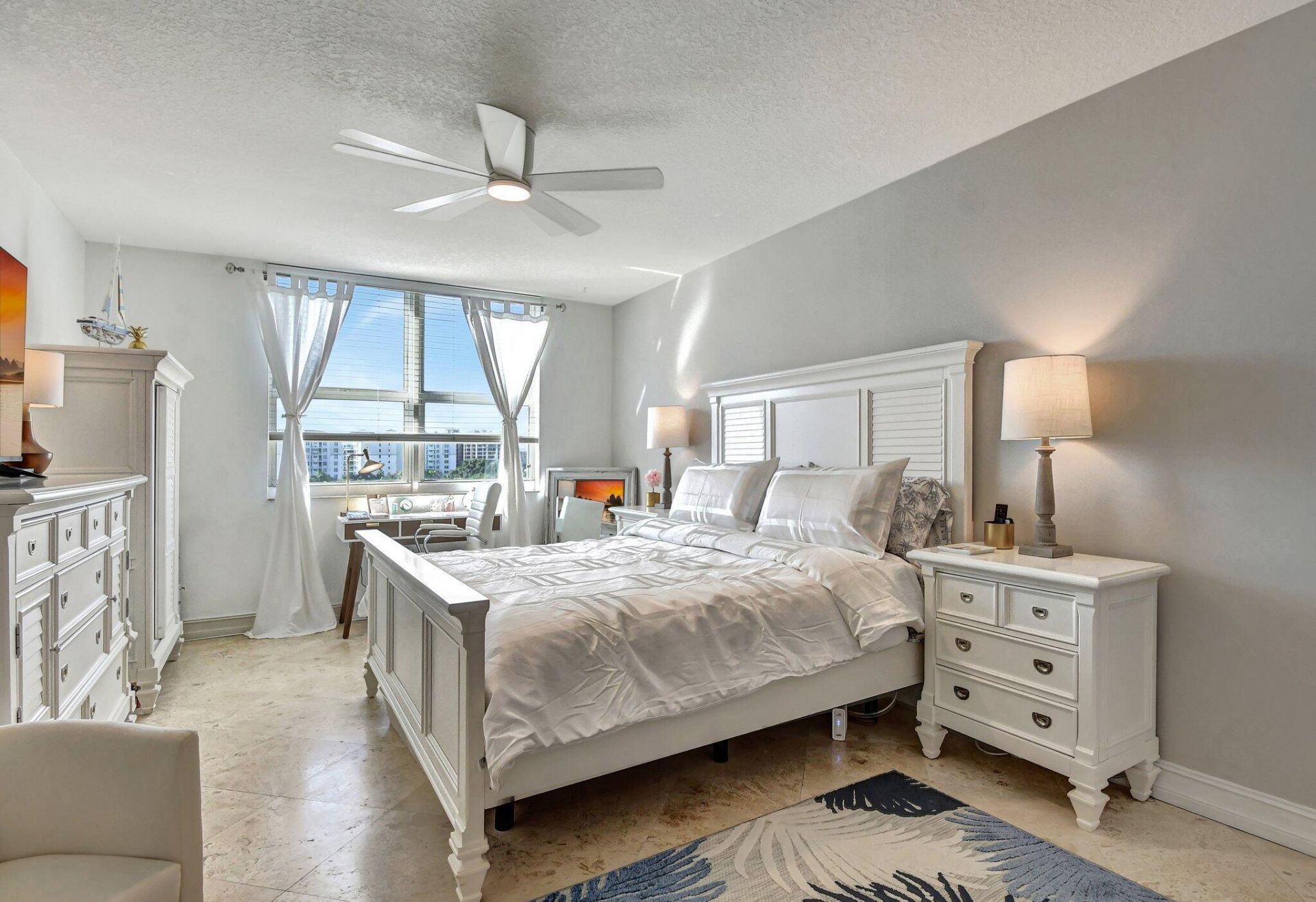 99 SE Mizner Boulevard, Unit 823, Boca Raton, FL 33432 Photo