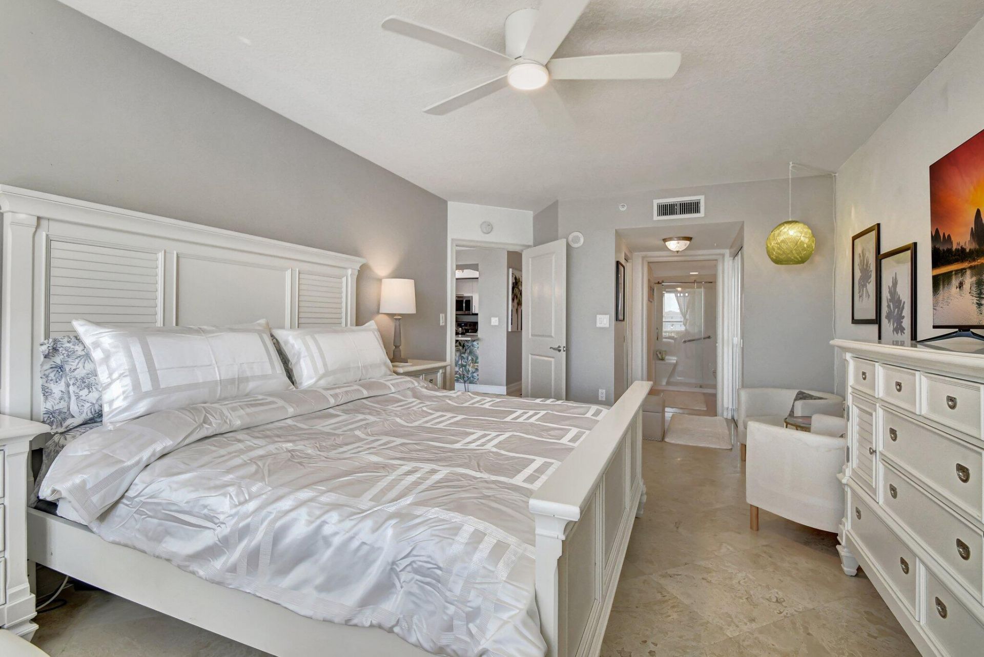 99 SE Mizner Boulevard, Unit 823, Boca Raton, FL 33432 Photo