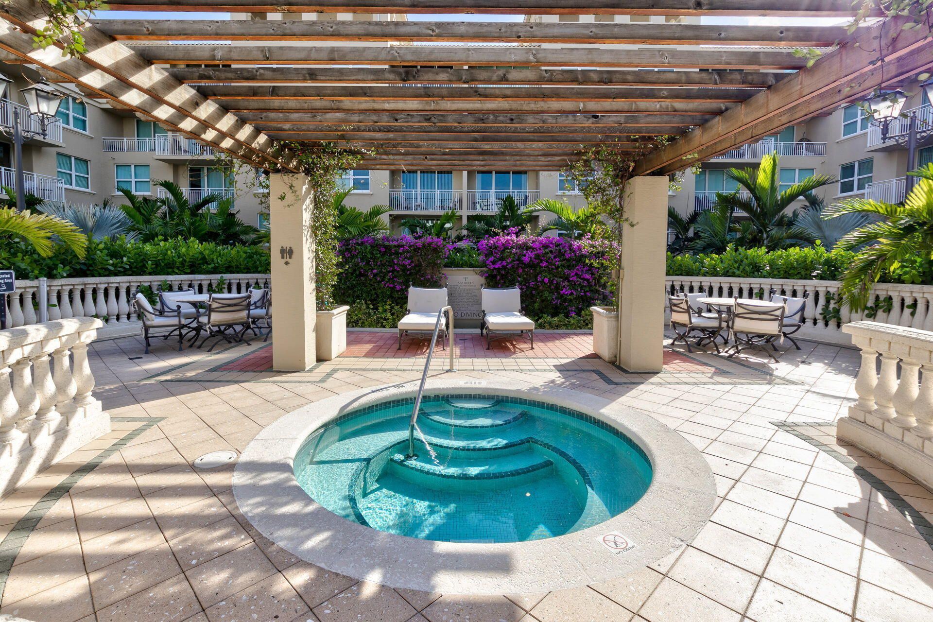 99 SE Mizner Boulevard, Unit 823, Boca Raton, FL 33432 Photo