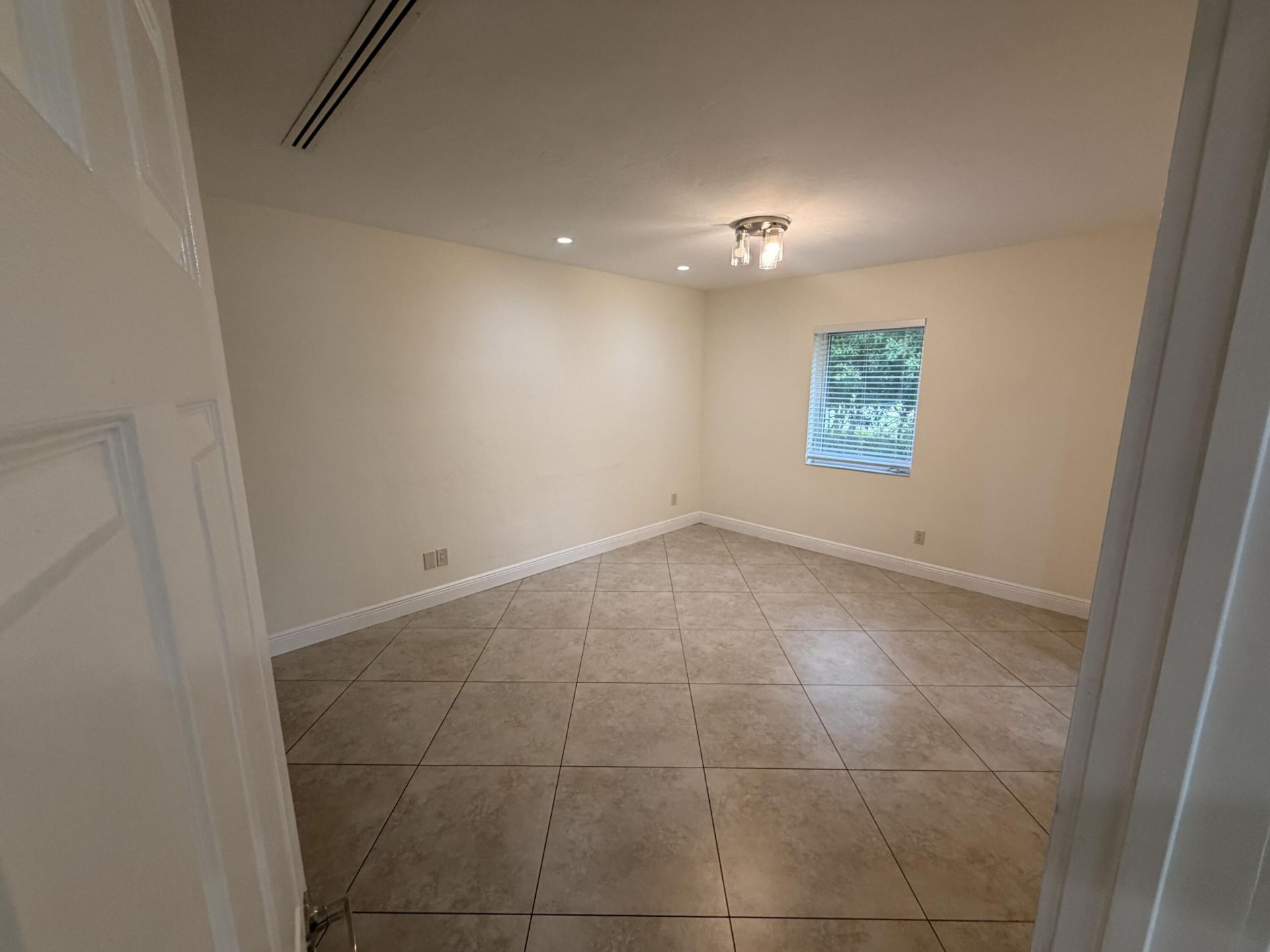 2018 NE 14th Court, Unit 2018, Fort Lauderdale, FL 33304 Photo