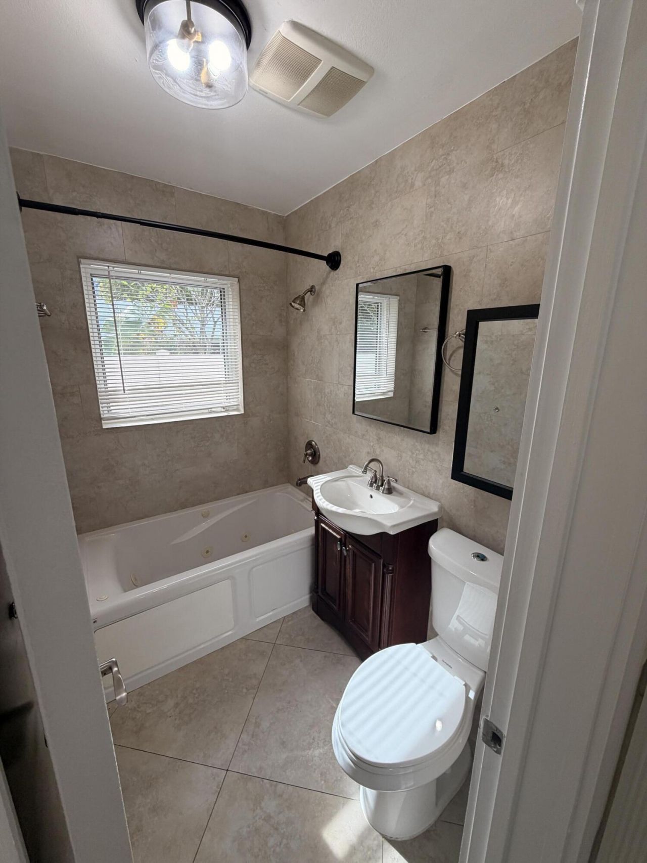 2018 NE 14th Court, Unit 2018, Fort Lauderdale, FL 33304 Photo