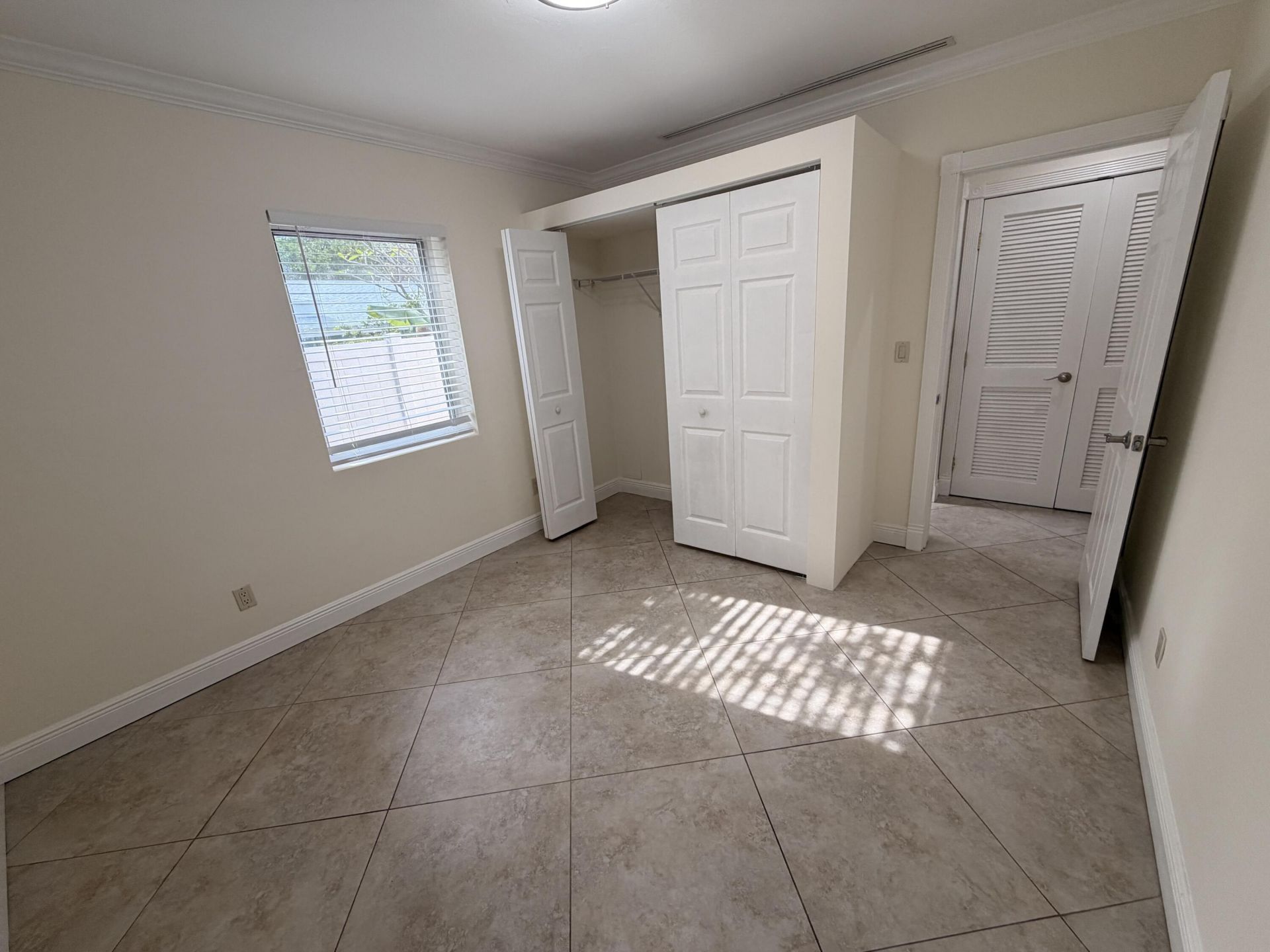 2018 NE 14th Court, Unit 2018, Fort Lauderdale, FL 33304 Photo