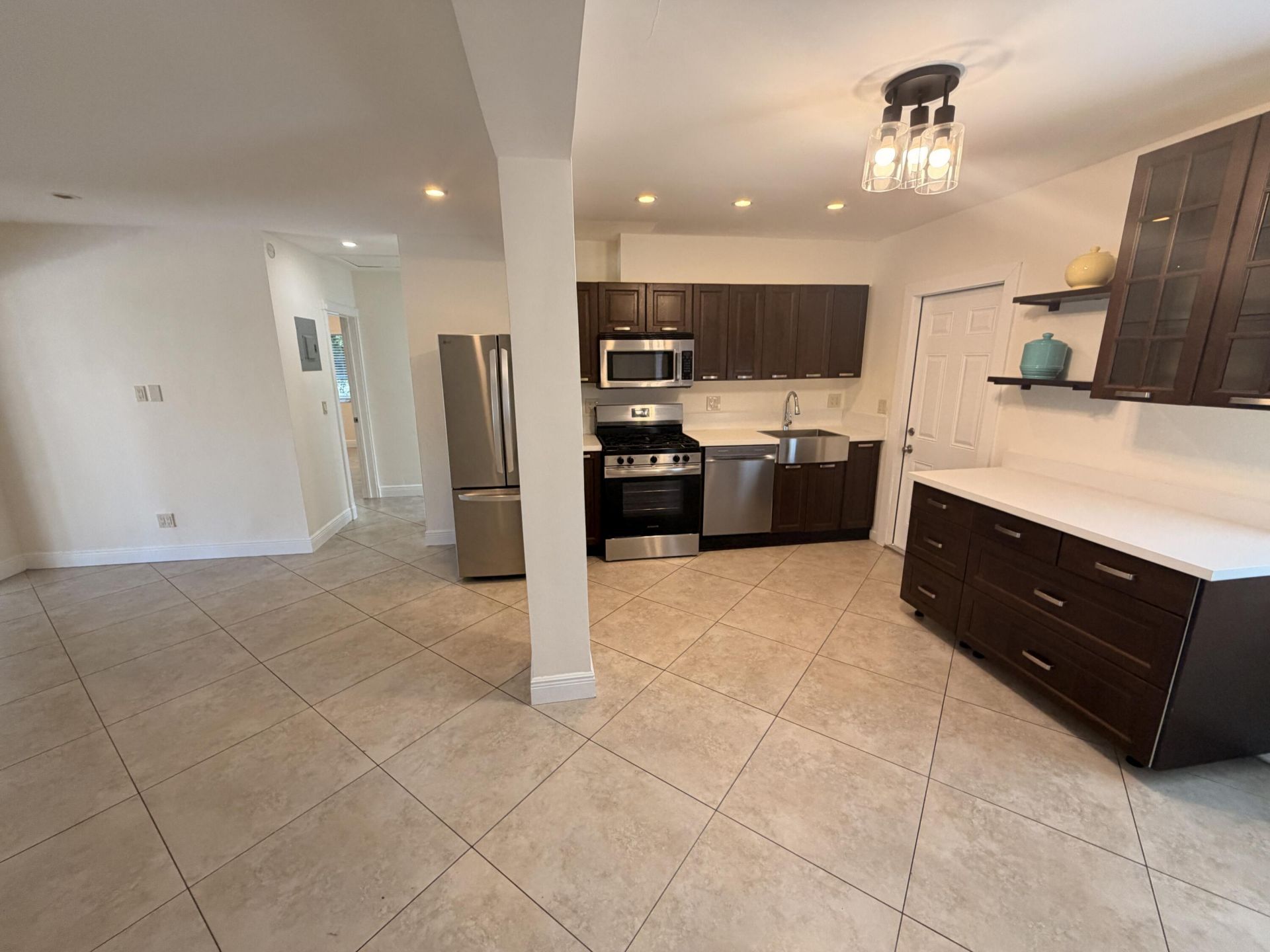 2018 NE 14th Court, Unit 2018, Fort Lauderdale, FL 33304 Photo