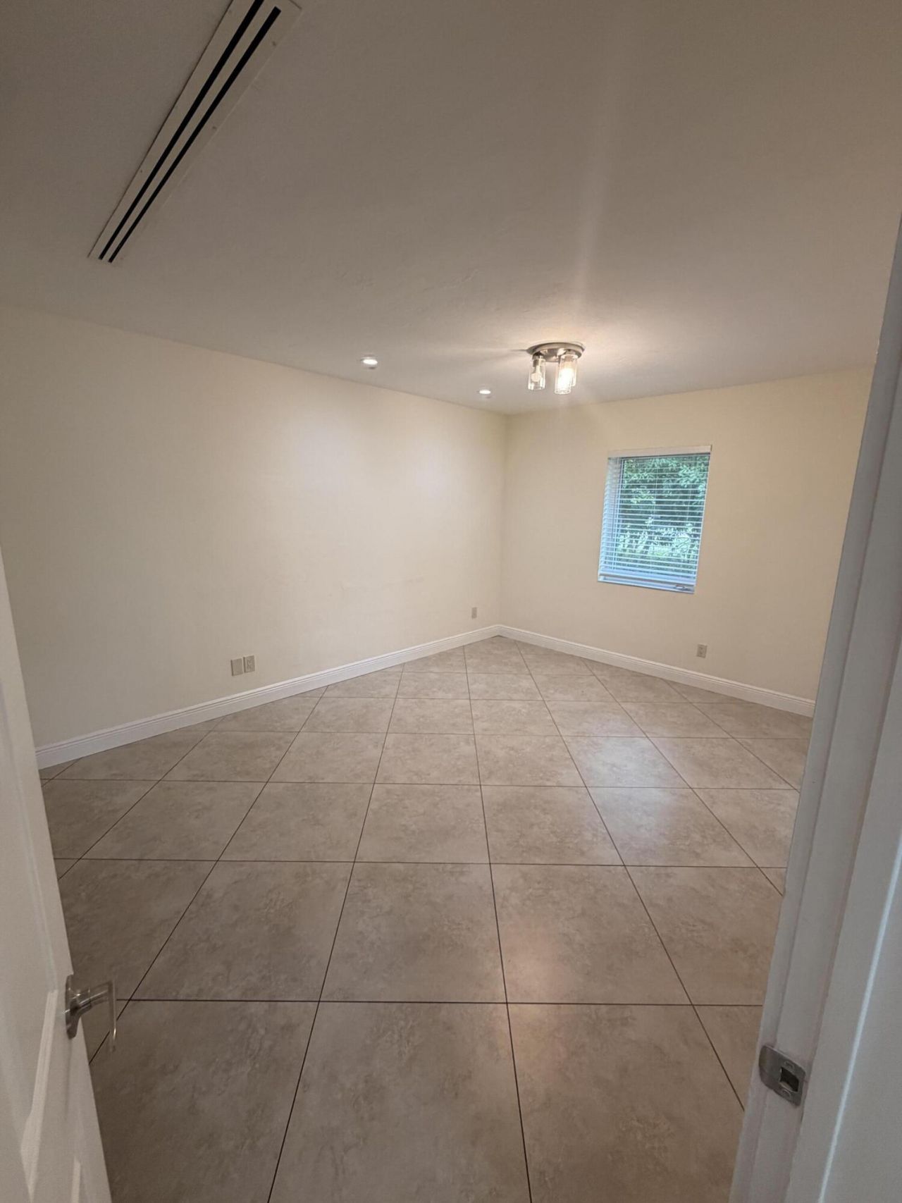 2018 NE 14th Court, Unit 2018, Fort Lauderdale, FL 33304 Photo