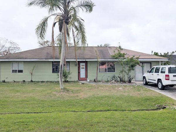 2481 SE Addison Street, Port St. Lucie, FL 34984