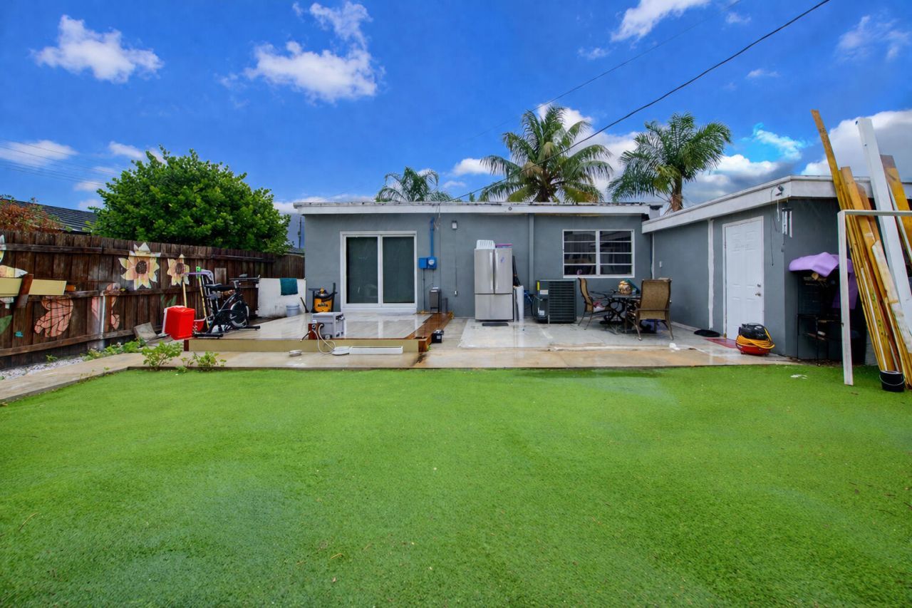 1713 N J Street, Lake Worth Beach, FL 33460 Photo