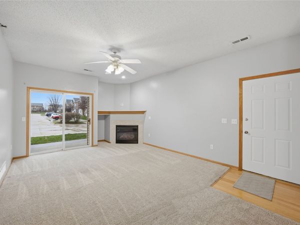 1740 SE L.a. Grant Parkway, Unit 23, Waukee, IA 50263